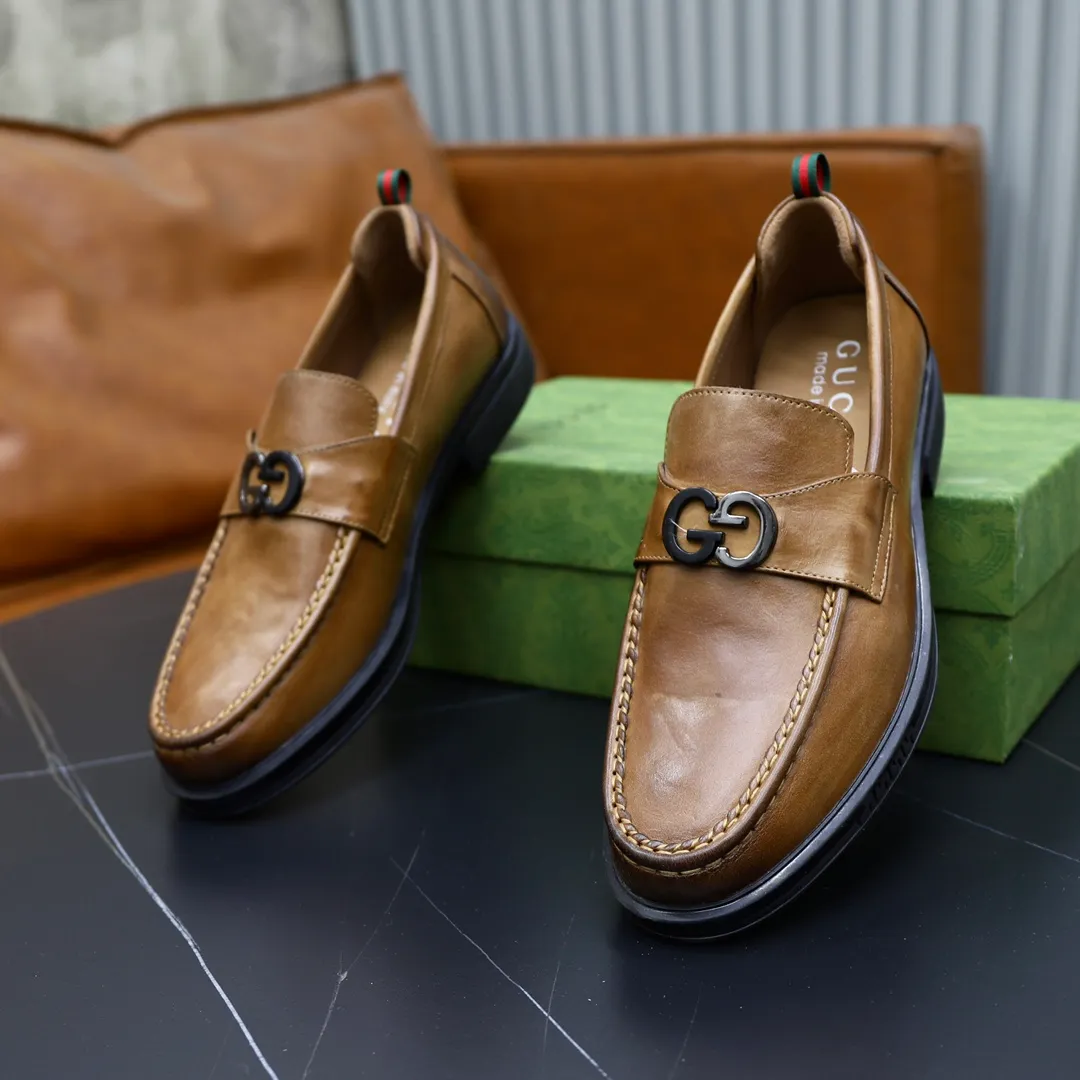 Men's shoes: 250🙅‍♂️🙅‍♂️🙅‍♂️Niuli Brand: GUCCI Size: 38-44 (45 can be customized) Level: Counter classic Material: Original soft cowhide upper Comfortable cowhide lining Original lightweight outsole Style category: Business casual footwear Driving leather shoes Color: Actual picture color